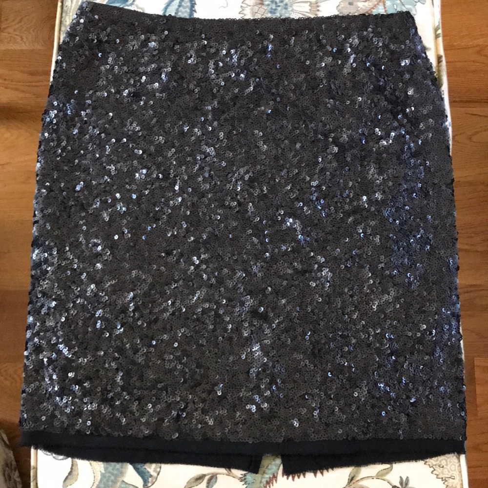 *Perfect* Talbots Silk Sequin Skirt - Size 10 🥂